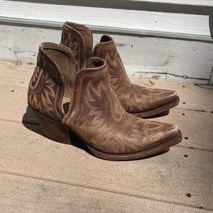 Womens size 9 ariat Dixon booties cowboy cowgirl boots